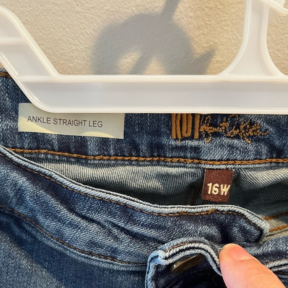 Kut from the Kloth Medium Blue Ankle Jeans - Picture 3 of 3